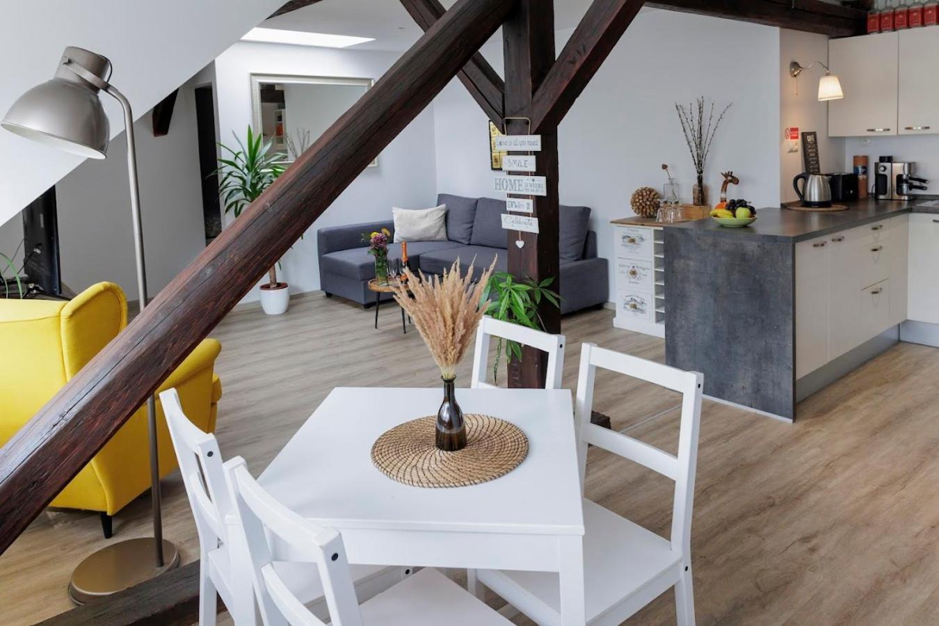 Vip Apartment In Old Town With Free Parking Bratislava Exterior foto