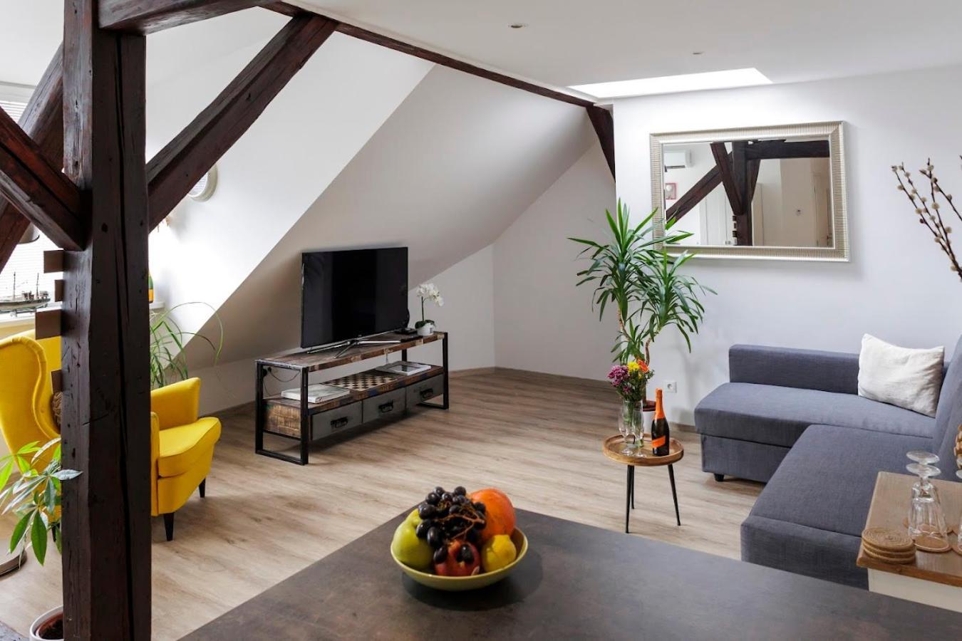 Vip Apartment In Old Town With Free Parking Bratislava Exterior foto