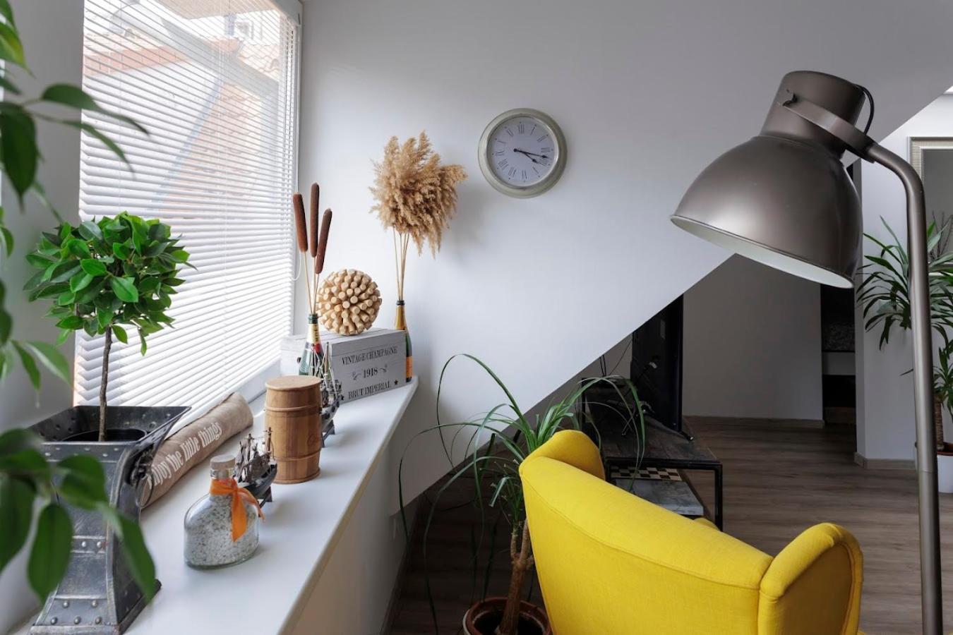 Vip Apartment In Old Town With Free Parking Bratislava Exterior foto