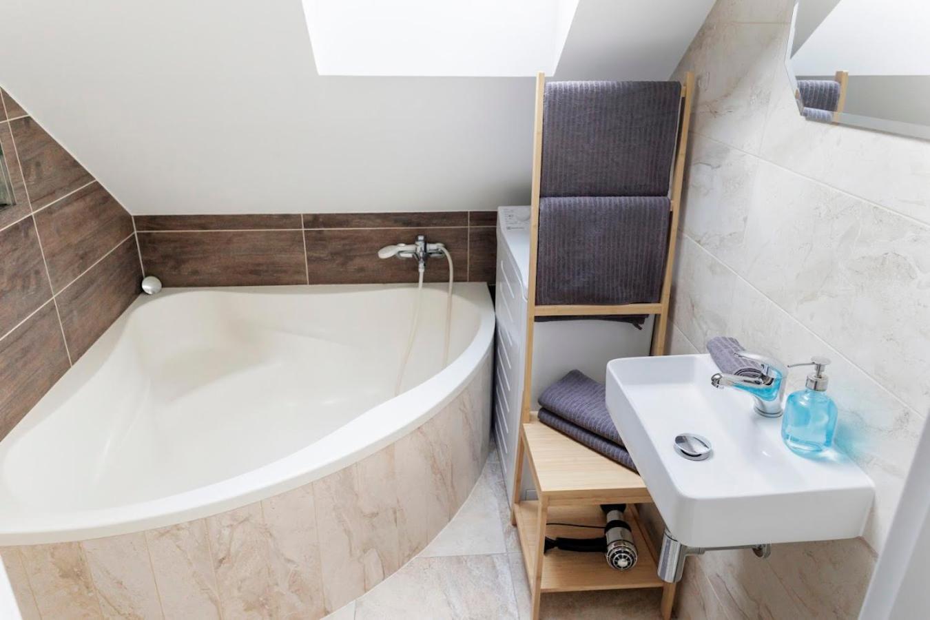 Vip Apartment In Old Town With Free Parking Bratislava Exterior foto