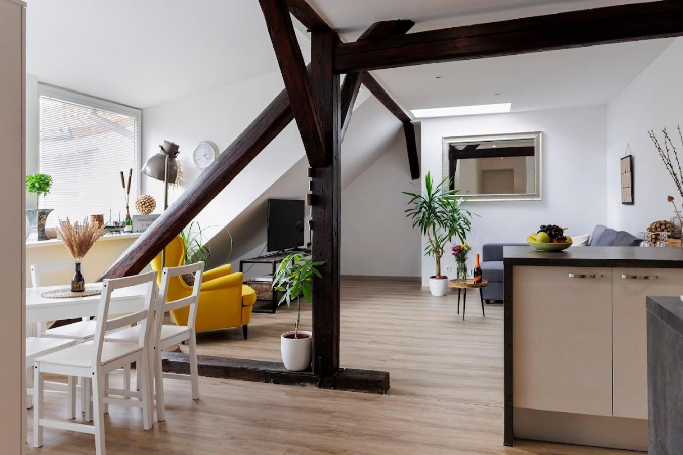 Vip Apartment In Old Town With Free Parking Bratislava Exterior foto