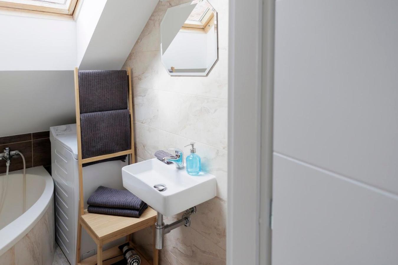 Vip Apartment In Old Town With Free Parking Bratislava Exterior foto